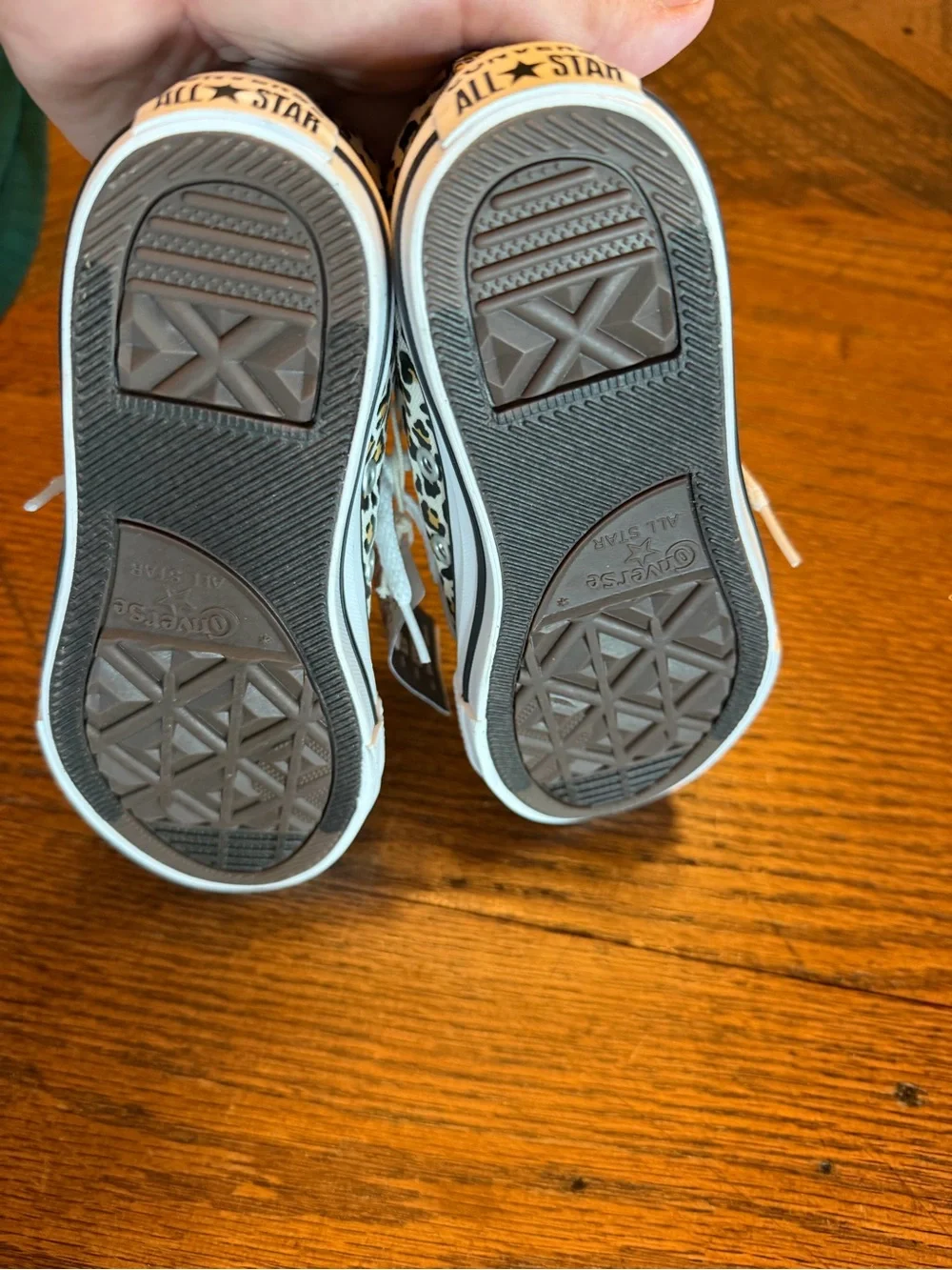 Converse Kids Leopard Print Low Top Sneakers Sz 12